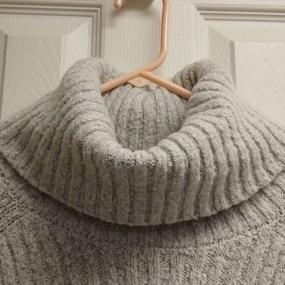 SIMPLY VERA, VERAWANG Cozy Gray Turtleneck Sweater Size L - Picture 4 of 9